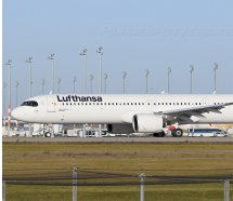 Lufthansa uçağına yıldırım çarptı