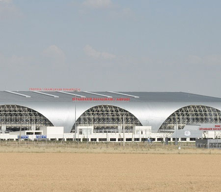 Diyarbakır Havalimanı'nın yeni terminali açıldı