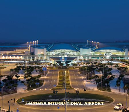 Larnaka Havalimanı'nda güvenlik açığı