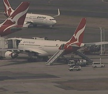 Qantas uçağında duman paniği!