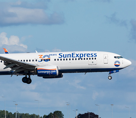 SunExpress uçağında kabin basıncı düştü uçak acil iniş yaptı