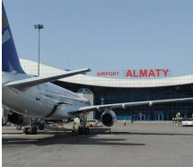 Almatı'ya günler sonra ilk yolcu uçağı indi