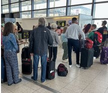 Gatwick Havalimanı'nda uçuşlara kısıtlama getirildi