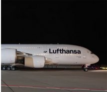 Lufthansa bir A380'ini yeniden hazır hale getirdi