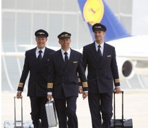 Lufthansa pilotları maaş kesintisine onay verdi