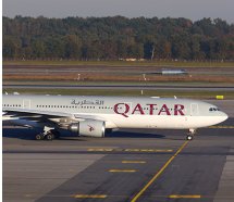 Katar Havayolları uçağının motoru alev aldı