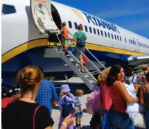 Ryanair bagaj kuralını değiştirdi: Tek el bagajı ile uçuracak